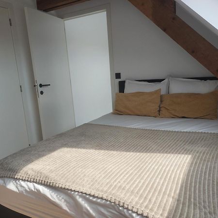 Appartement In Ekeren ภายนอก รูปภาพ